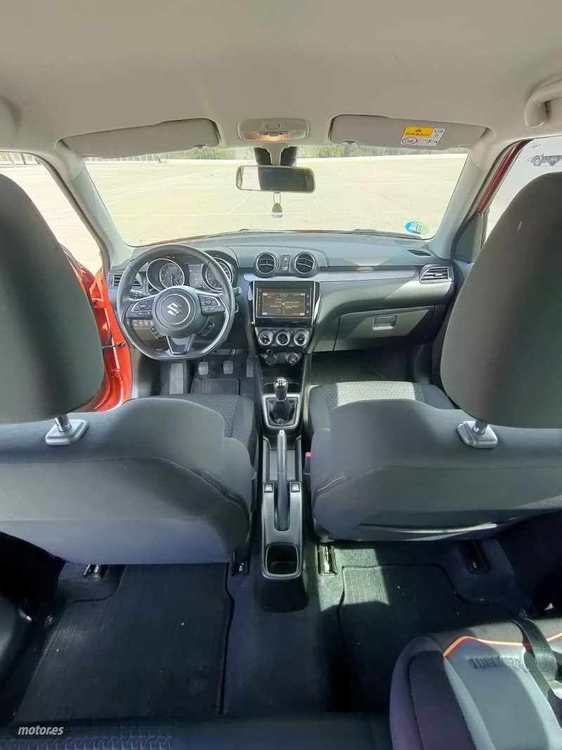Foto suzuki swift 2022 / 19.000km.