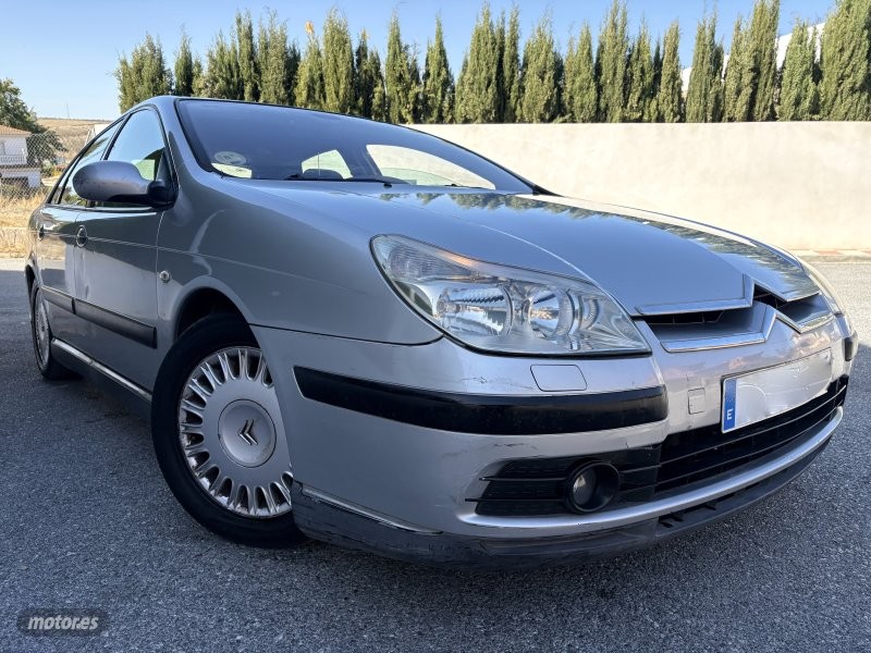 Citroen C5 1.6 HDI NAVI DVD-KLIMATIZADOR-LLANTAS de 2007 con 217.000 Km por 2.300 EUR. en Granada