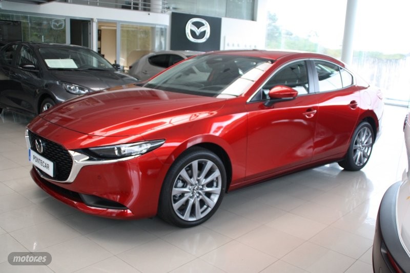 Mazda Mazda3 2.5 E-SKY X MHEV 137kW Centre-line de 2025 con 6 Km por 27.700 EUR. en Pontevedra