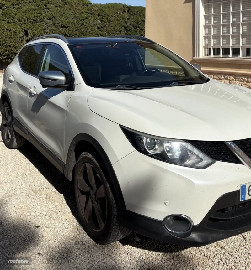 Nissan Qashqai dCi 110 CV 1.5 N-Connecta 4x2 de 2017 con 182.968 Km por 14.000 EUR. en Alicante