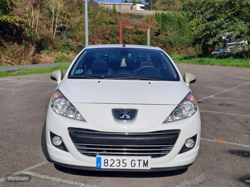 Peugeot 207 CC 1.6 HDI de 2010 con 98.000 Km por 7.700 EUR. en Vizcaya