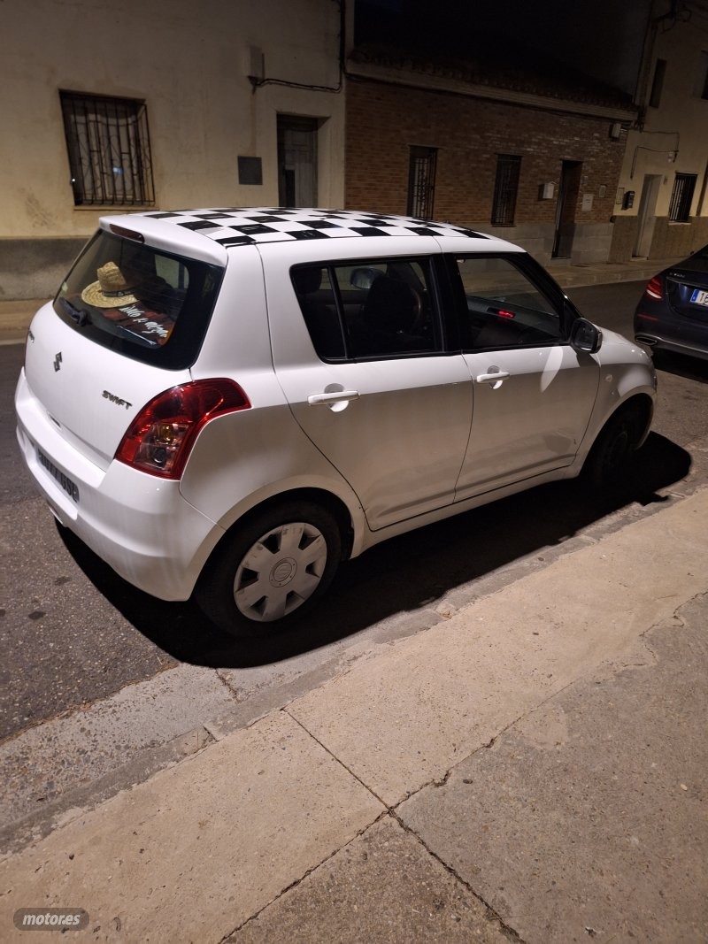 Suzuki Swift 1.3 92cv GL de 2009 con 124.000 Km por 5.000 EUR. en Zaragoza