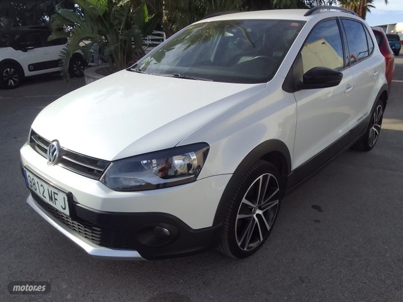 Volkswagen Polo CROSS 1.6 TDI 105 CV. de 2013 con 272.000 Km por 9.900 EUR. en Murcia
