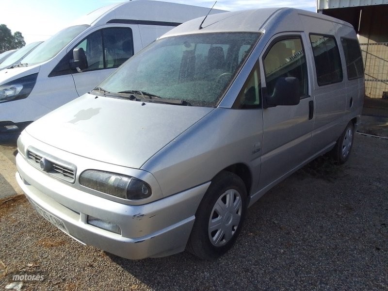Fiat Scudo 2.0 JTD 110 CV 8 PLAZAS de 2003 con 250.000 Km por 3.800 EUR. en Murcia