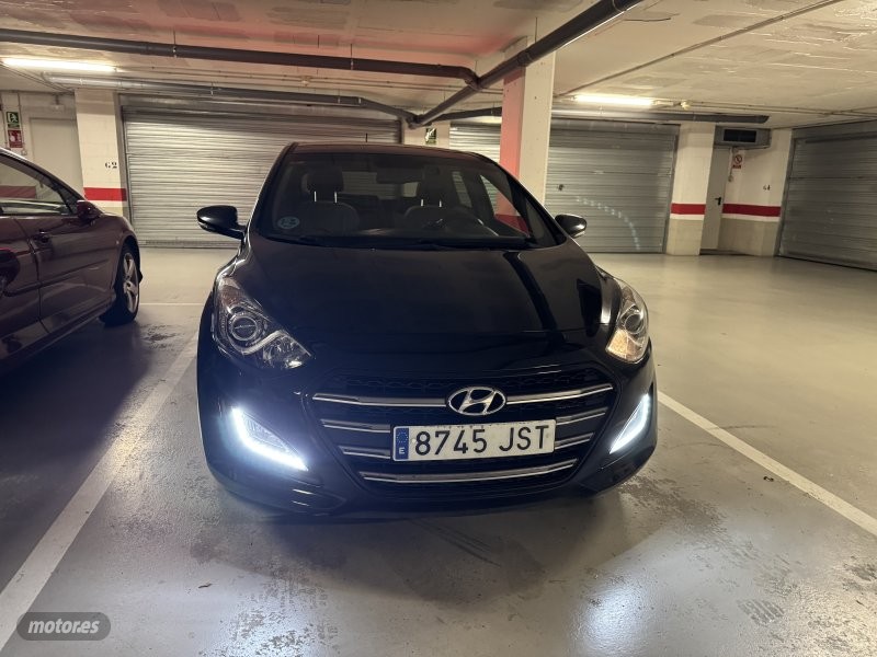 Hyundai i30 1.6 GDi BLUEDRIVE GO de 2016 con 180.000 Km por 9.100 EUR. en Girona