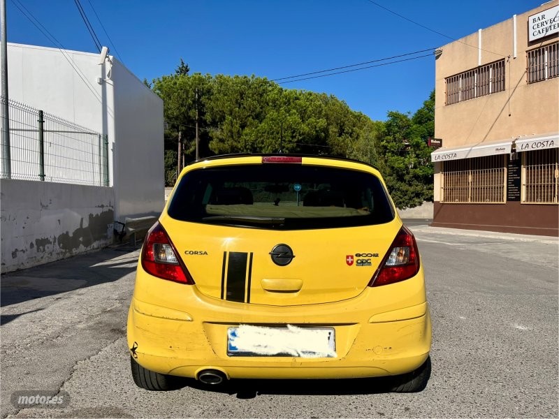 Opel Corsa Color edition de 2012 con 198.000 Km por 4.000 EUR. en Alicante