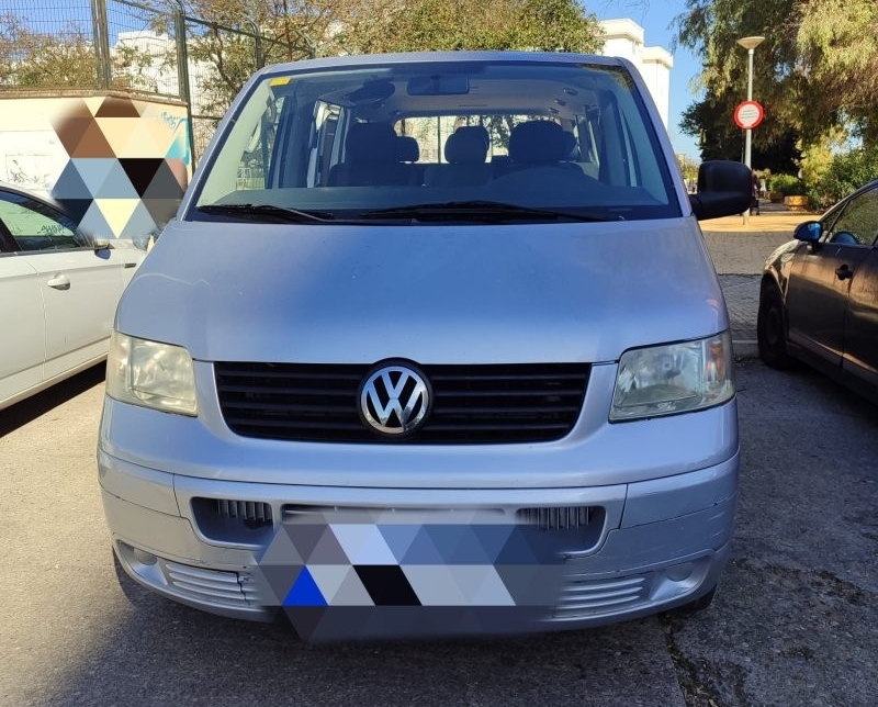 Volkswagen T5 Familiar larga de 2007 con 267.000 Km por 13.000 EUR. en Cadiz