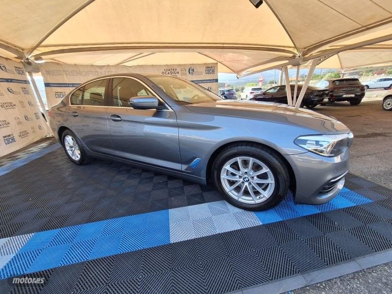 BMW Serie 5 520D AUT 4P de 2020 con 93.686 Km por 28.700 EUR. en Pontevedra