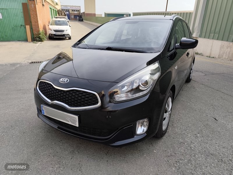 kia carens 2013 / 197.000km.