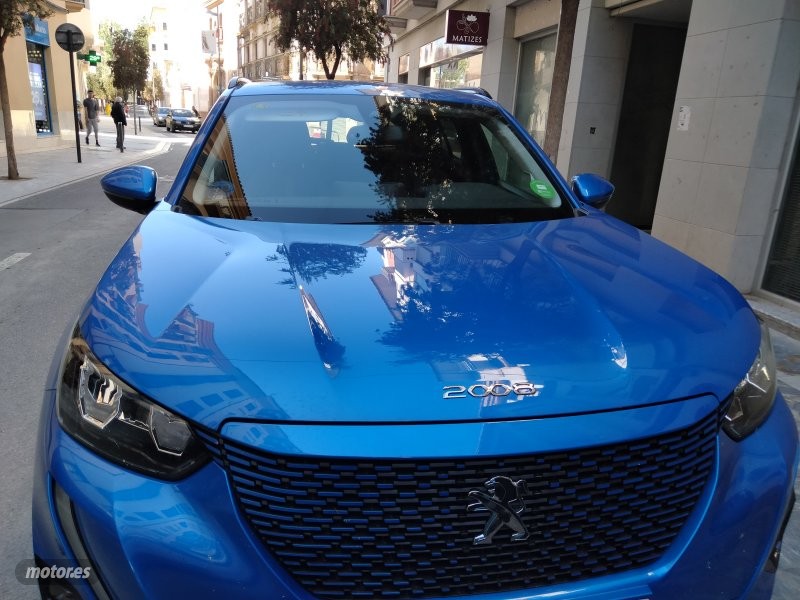 Peugeot e-2008 Electrico Allure 156 (115kW) de 2020 con 65.000 Km por 17.100 EUR. en Murcia