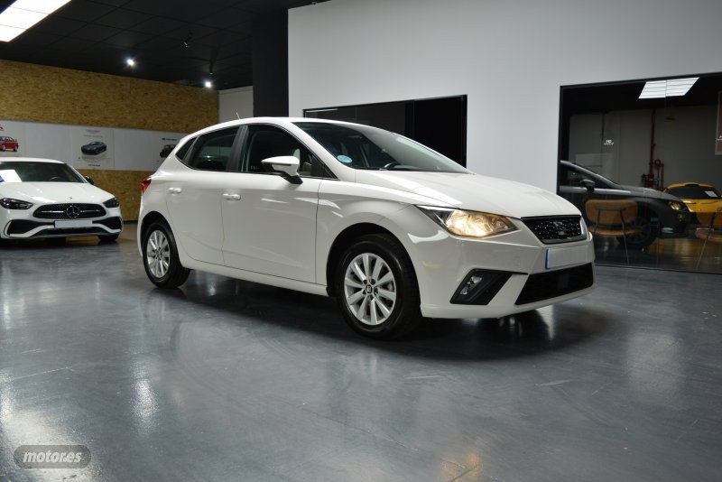 Seat Ibiza 1.0 MPI 59kW (80CV) Style Salta de 2021 con 77.000 Km por 12.800 EUR. en Madrid