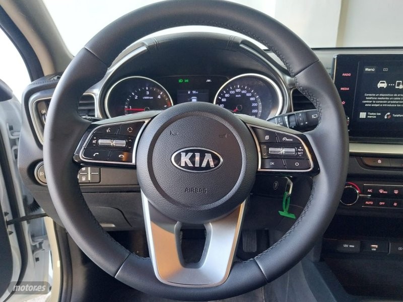 Kia Ceed - foto 16