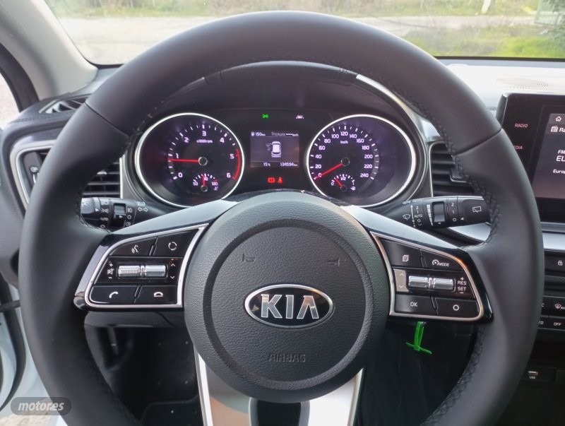 Kia Ceed - foto 17