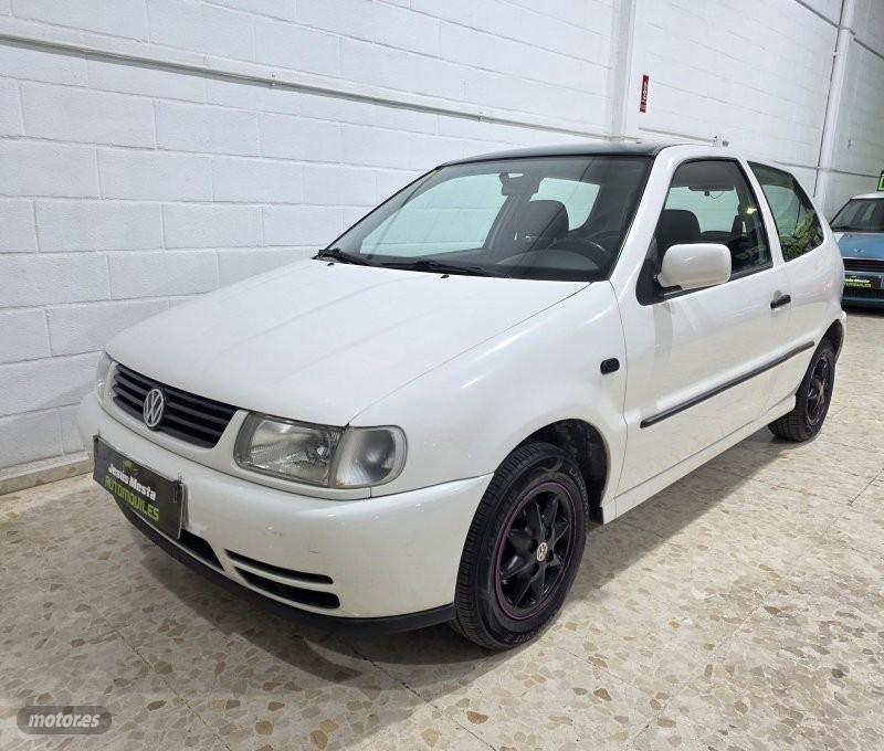 Volkswagen Polo 1.0 - Foto 1