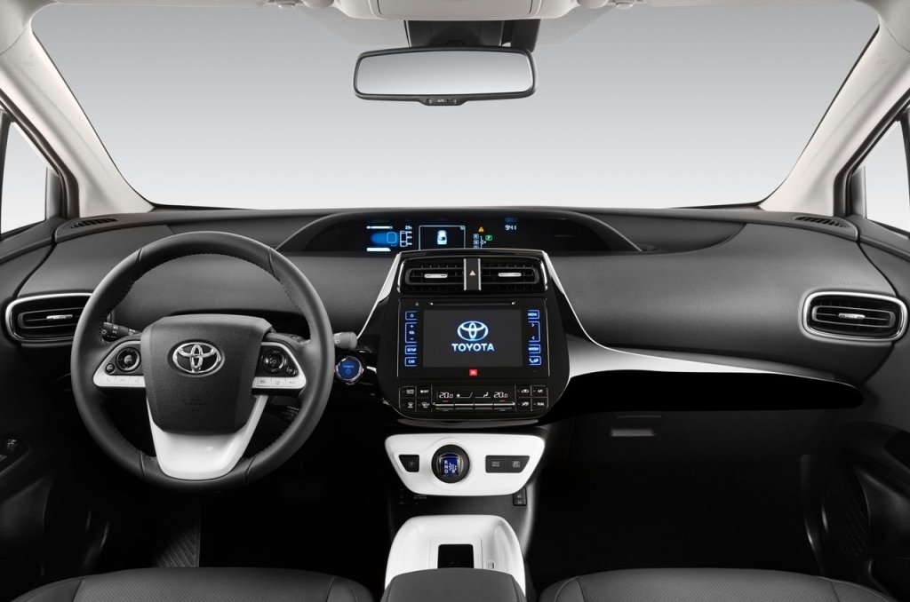 Ficha técnica Toyota Prius Hybrid 1.8L