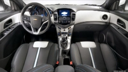 Fotos espías del interior del Orlando y el nuevo Cruze.