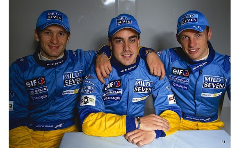 Jenson y Fernando ya vestían los mismos colores en Renault en 2002