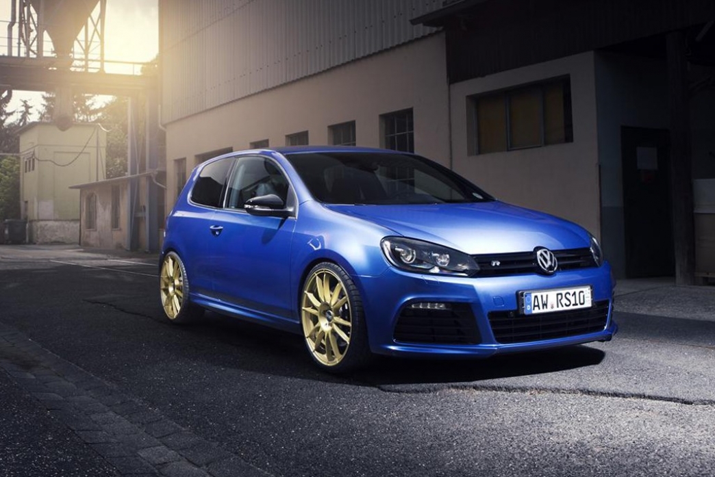 Фольксваген GTI зеленый