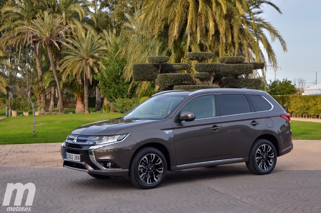 Prueba Mitsubishi Outlander PHEV 2016: diseño, tecnología ...