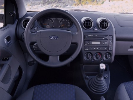 En el futuro no habrá más coches "tontos", según Ford