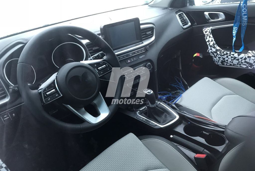 Un vistazo al interior del Kia Cee’d 2018 antes de su ... Un vistazo al interior del Kia Cee’d 2018 antes de su ...