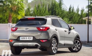 El maletero del Kia Stonic al detalle en vídeo