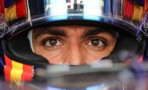 A Sainz no le preocupa la desventaja con Hülkenberg: "Nos quedan 18 carreras"