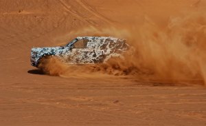 El nuevo Rolls-Royce Cullinan continúa su experiencia de conducción por Abu Dhabi