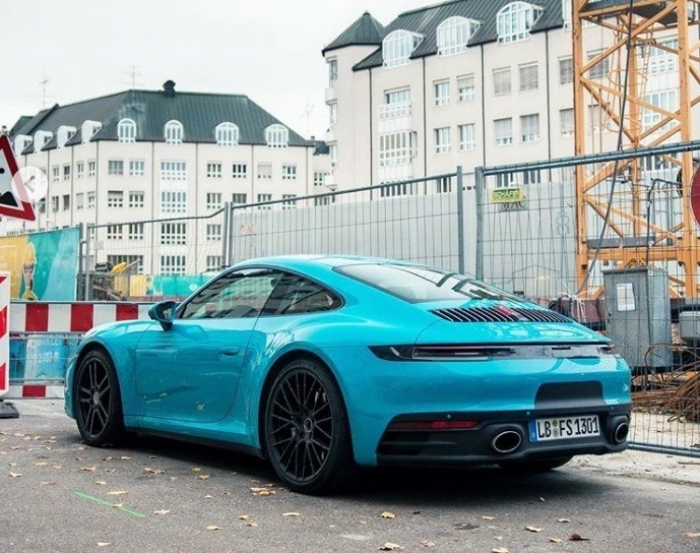 Порше 911 голубой