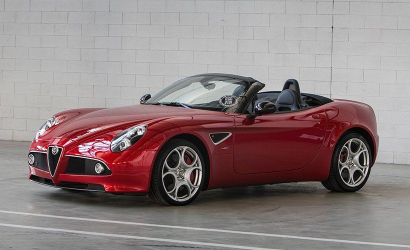 Fca Pone A La Venta Un Alfa Romeo 8c Competizione Y Un 8c