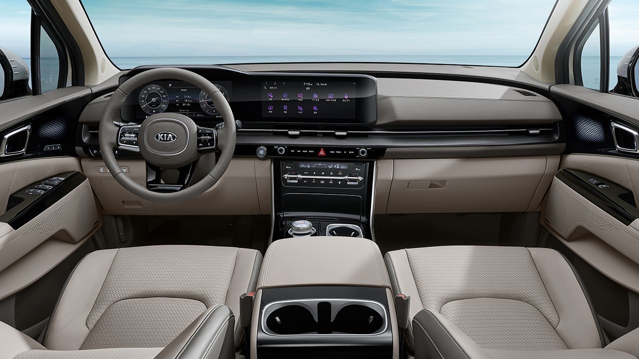 El interior del nuevo KIA Carnival 2021 al detalle, muy versátil y