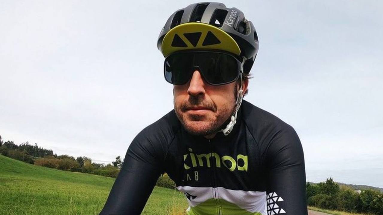 la-exclusiva-bicicleta-de-fernando-alonso-con-la-que-se-prepara-para-su-vuelta-a-la-f1-202175095-161