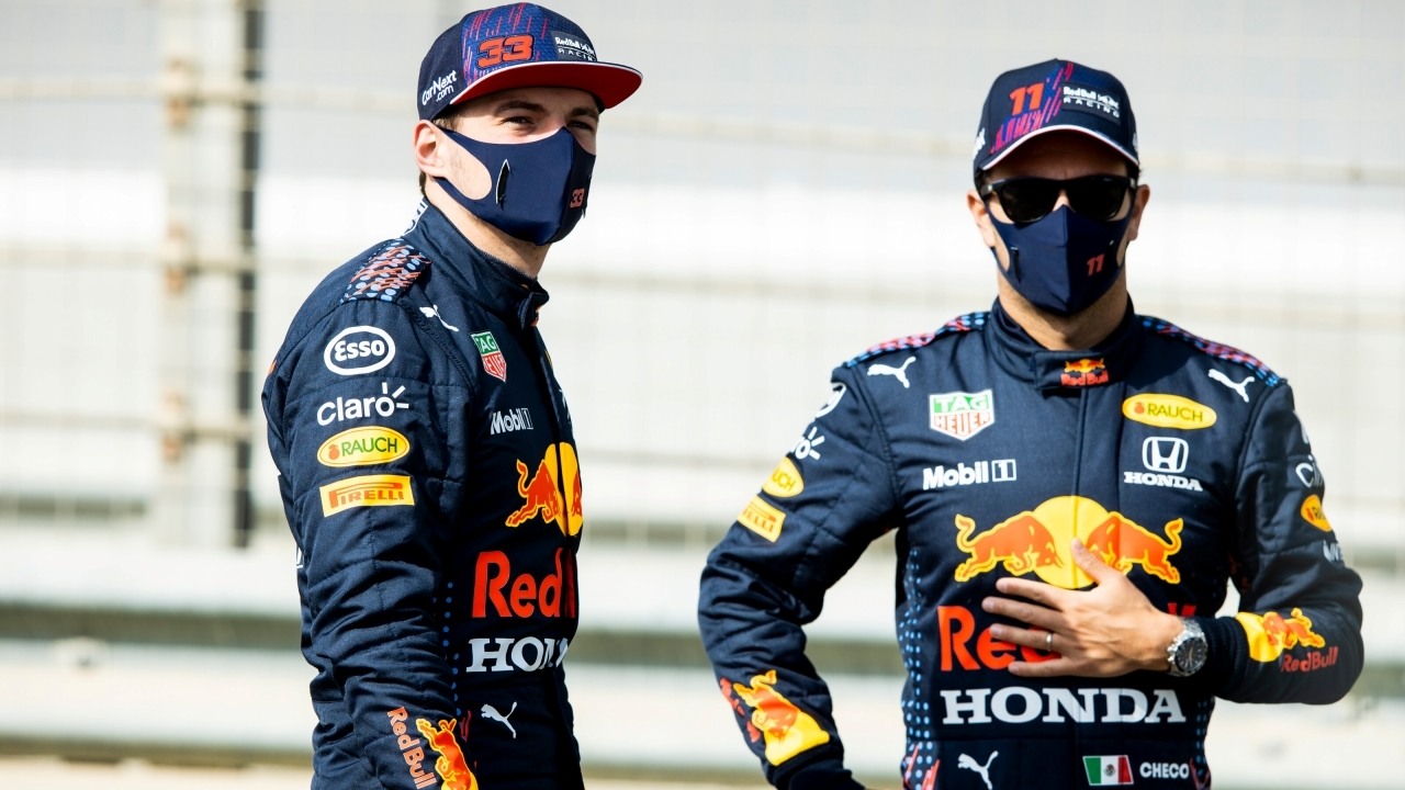 Max Verstappen desea que Red Bull renueve a Checo Pérez para tenerlo de compañero más años