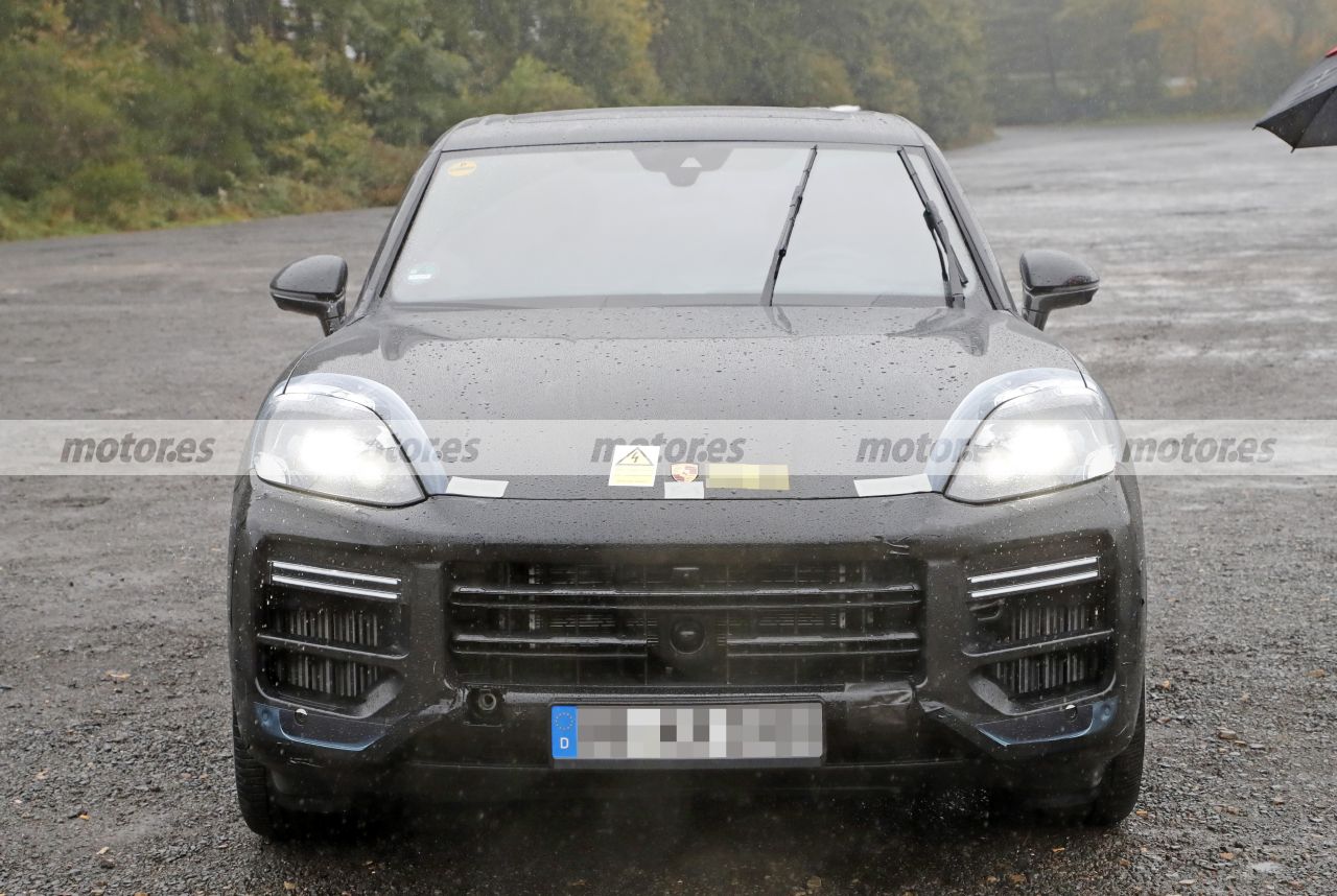 2023 Porsche Cayenne Facelift Poses In New Nürburgring Spy Photos Bullfrag