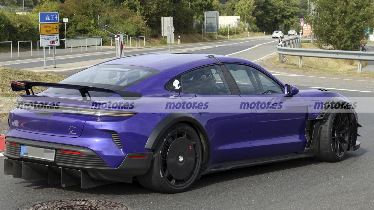 Foto spia Porsche Taycan Turbo GT MR 2027