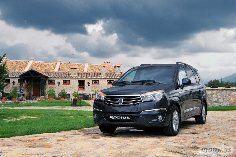 SsangYong Rodius 2013